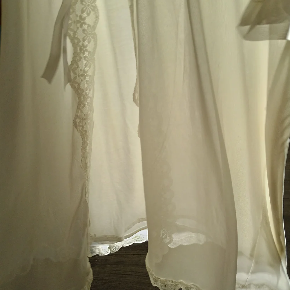 Like new, vintage style, white, double layer nightie, womens intimates, fairy - Picture 12 of 16